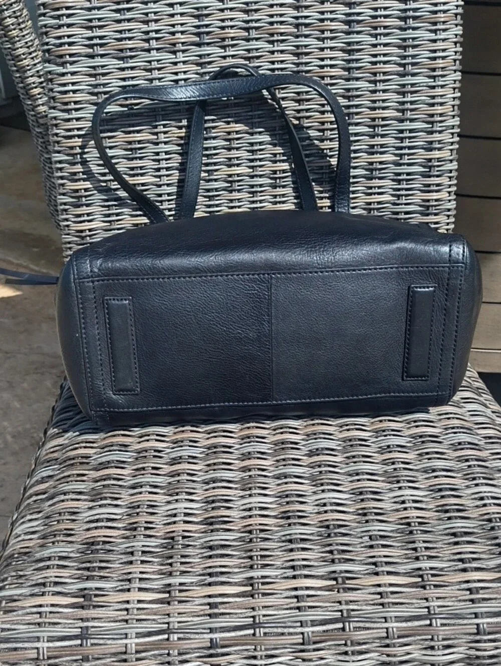 Fossil Tote In Black - Picture 3 of 11